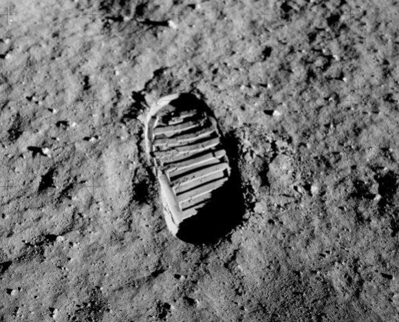 Photo by NASA/Buzz Aldrin, public domain/CC0.