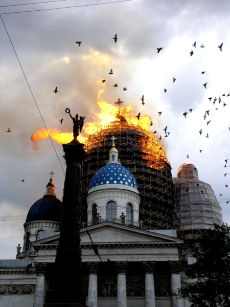 The dome atop Russia's Trinity Cathedral collapsed after a major 2006 fire; only a massive investment in rebuilding the structure prevented it from suffering from the same fate as Yaroslavenko's house. Wiki Loves Monuments has photos documenting the fire and its post-restored condition. Photo by Олег Сыромятников, CC BY-SA 3.0.