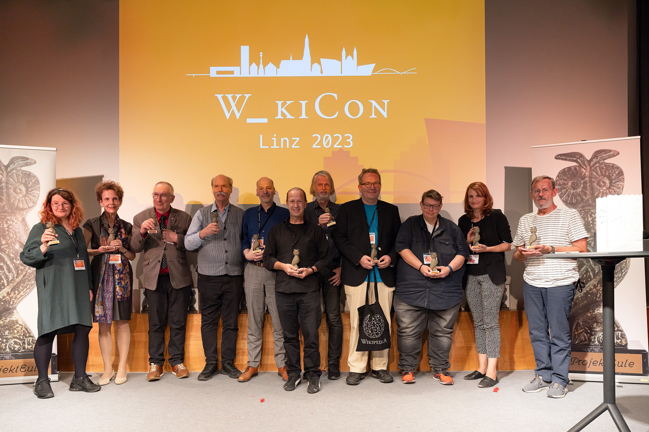 Awardees of WikiOwls at WikiCon 2023 in Linz